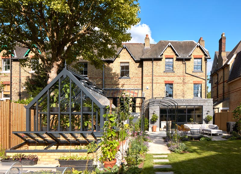 An award-winning landscape garden design project in Beckenham, Kent, BR3.