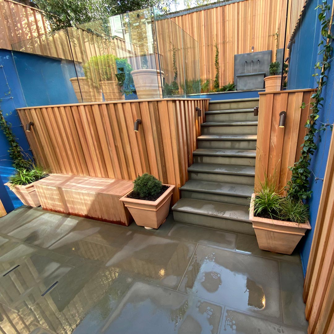 A London garden on two awkward levels, turned into a Scandi style dream. Its simplicity of design and natural materials have elevated it into a functional outdoor living space.